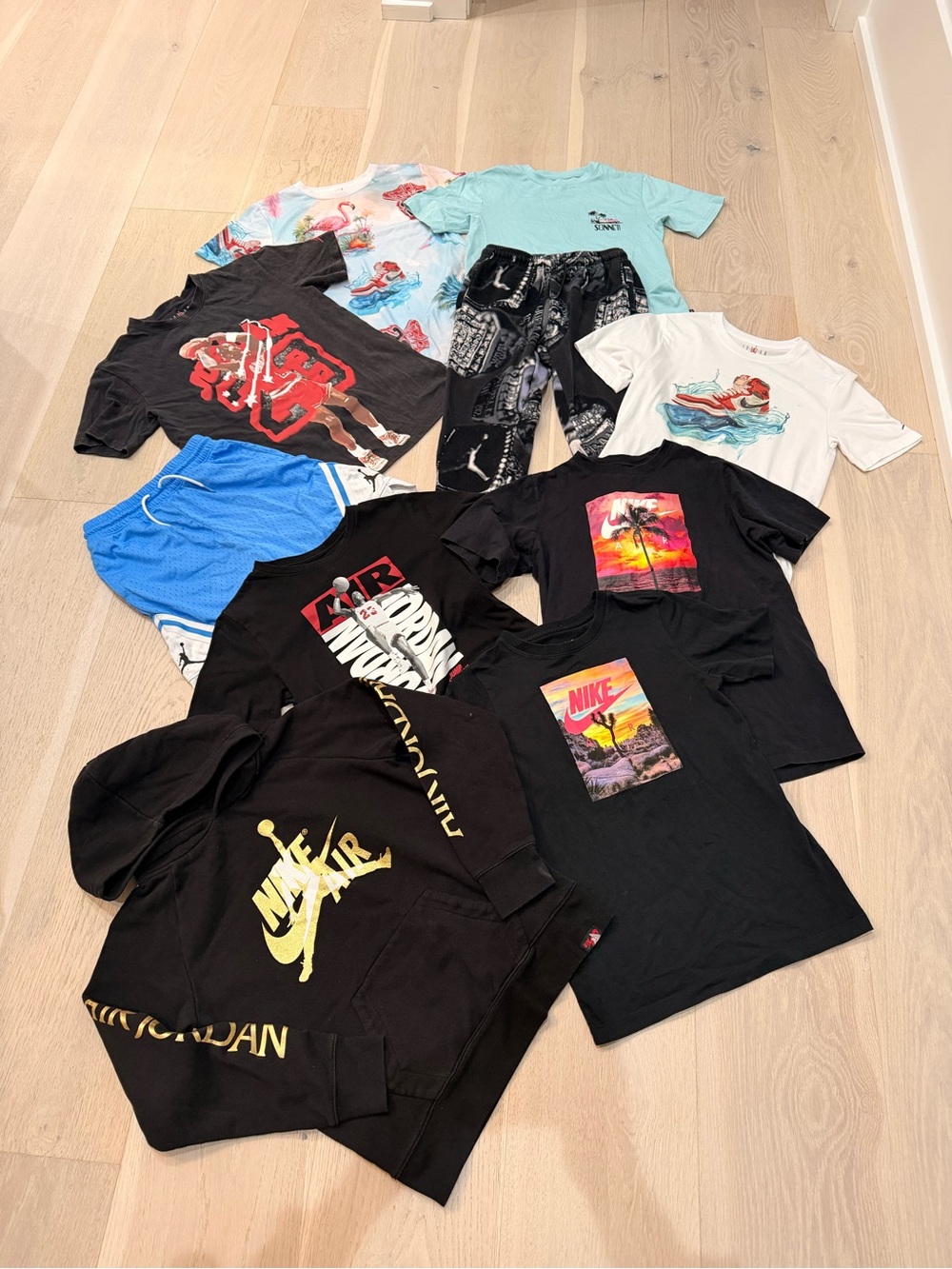 LOT Boys Large & XL Nike Jordan Clothes Hoodie Joggers Tee Shirts Sonetti